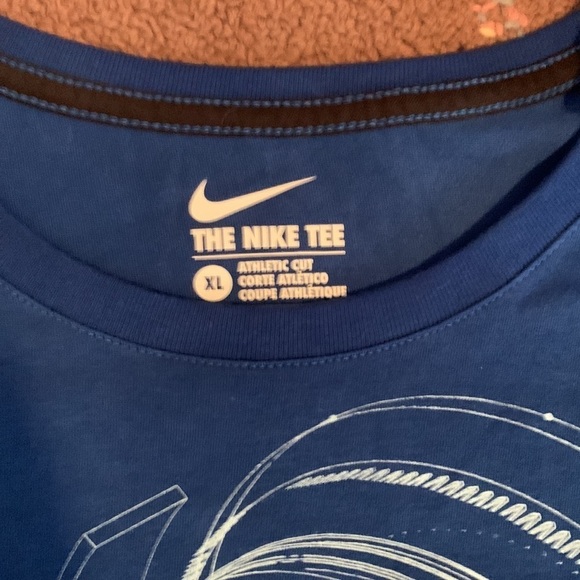 Mens Nike XL Dri Fit Shirt - Picture 3 of 3
